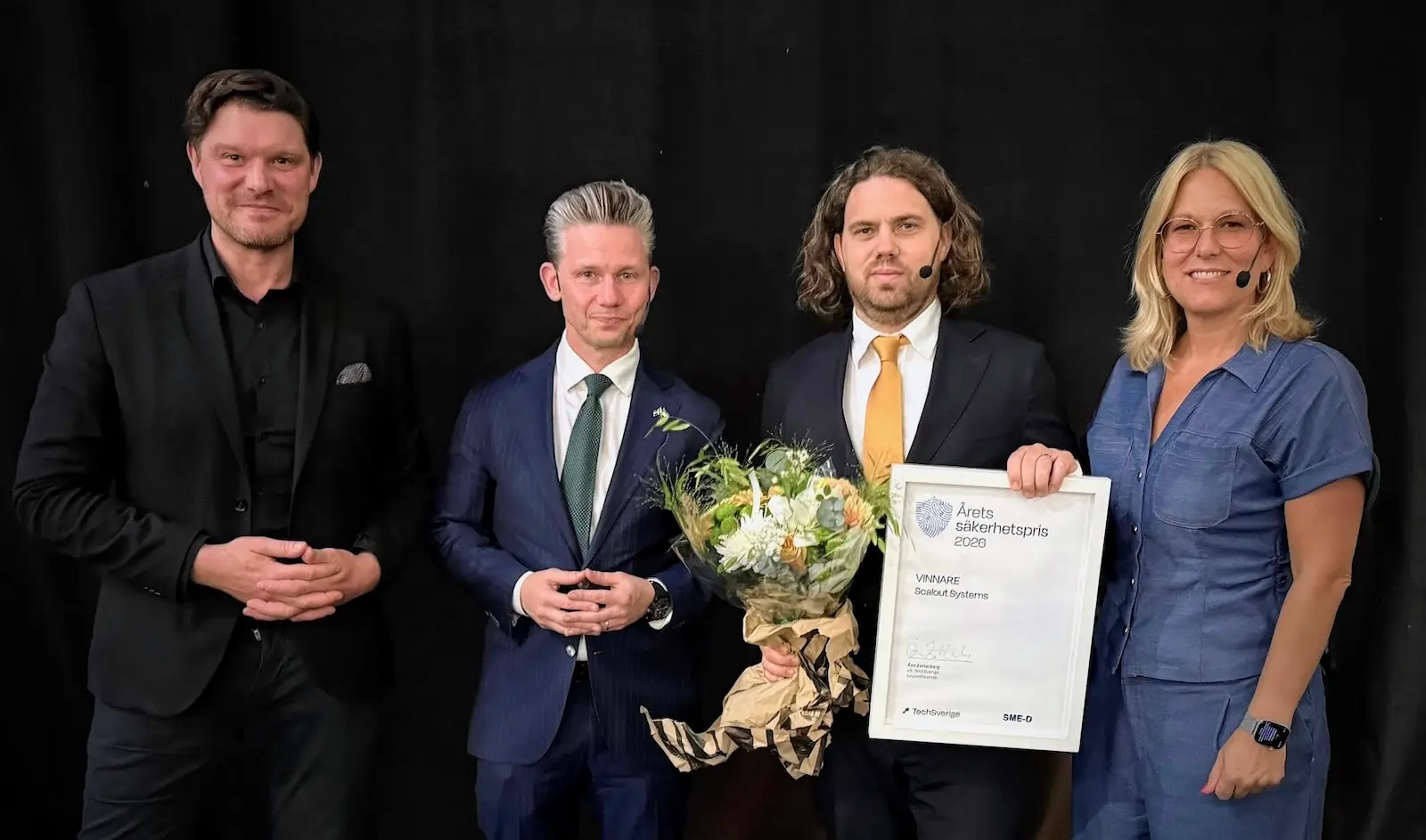Scaleout receives the 2026 Security Award from Minister of Defence Pål Jonson at Stockholm Tech Show